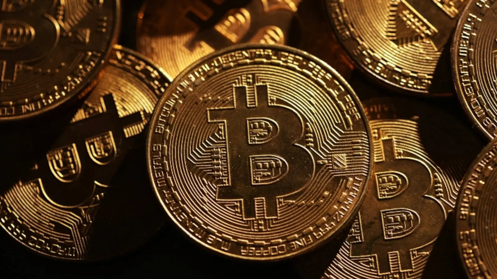 Bitcoin Hits Resistance Near $85K as Momentum Weakens