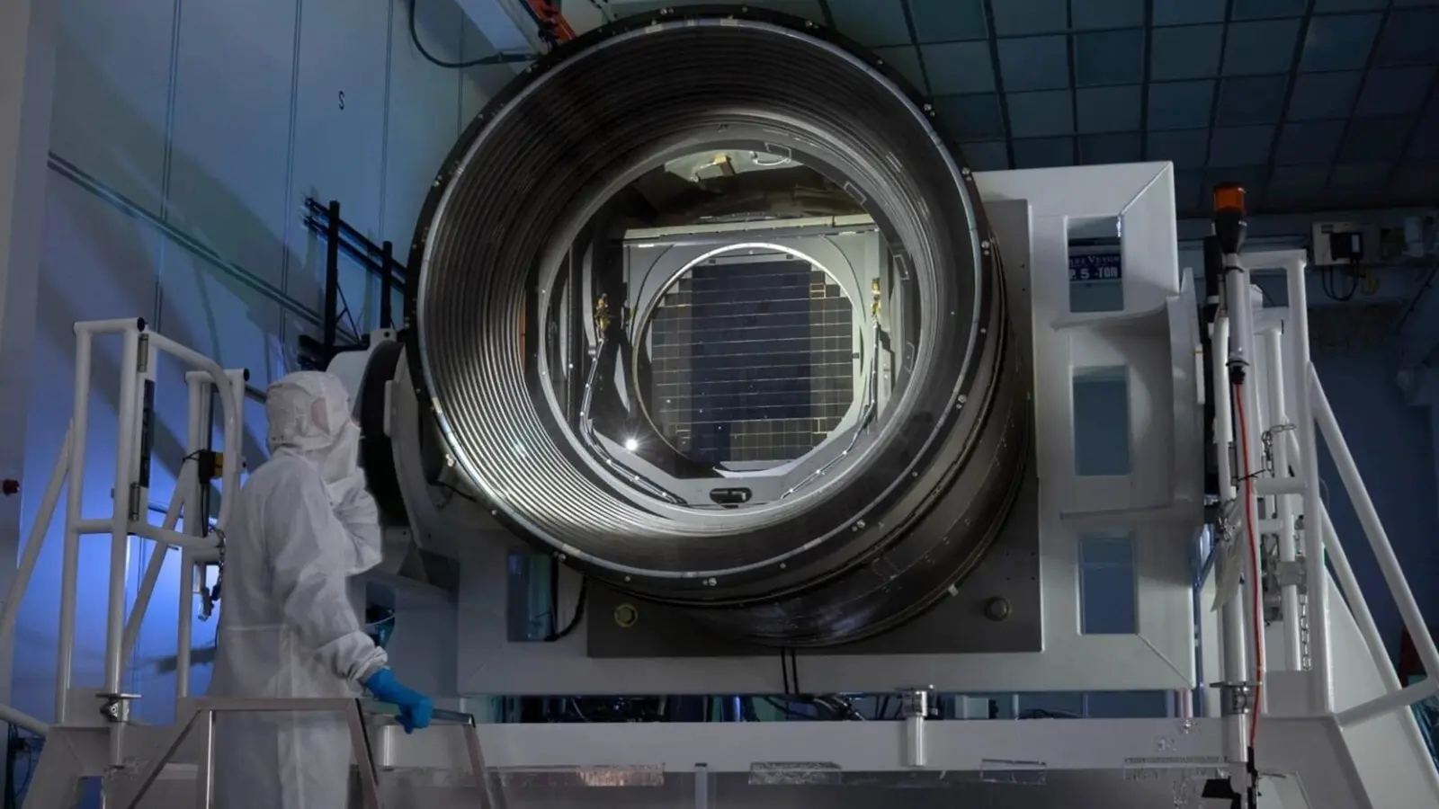 How the 3.2-Billion-Pixel Camera Films the Southern Sky
