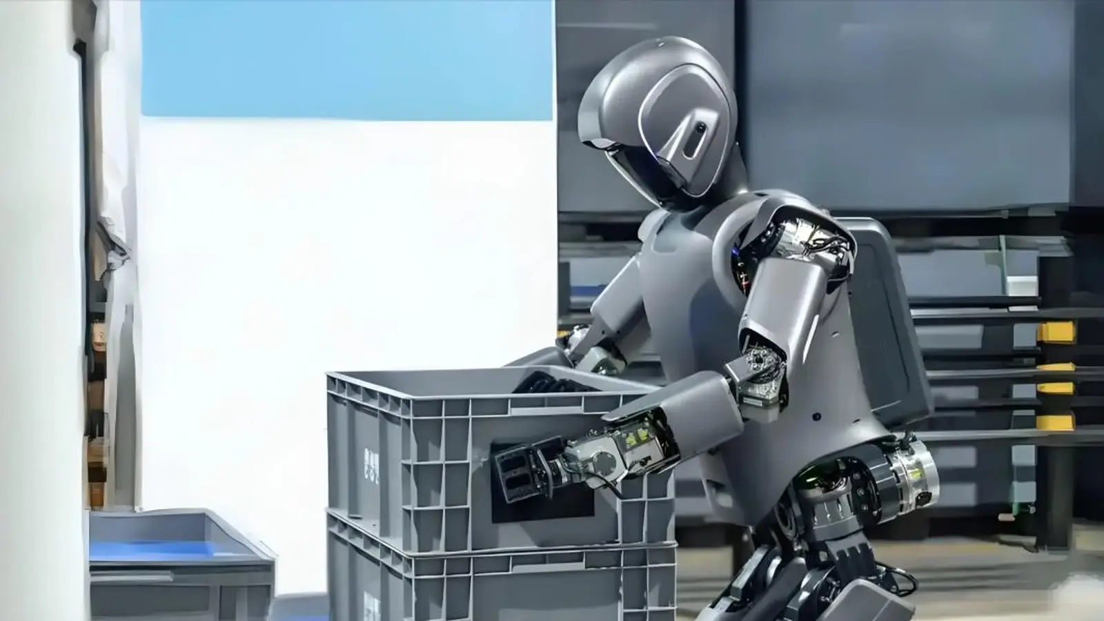 Amazon Deploys One Million Warehouse Robots, Raising Risks
