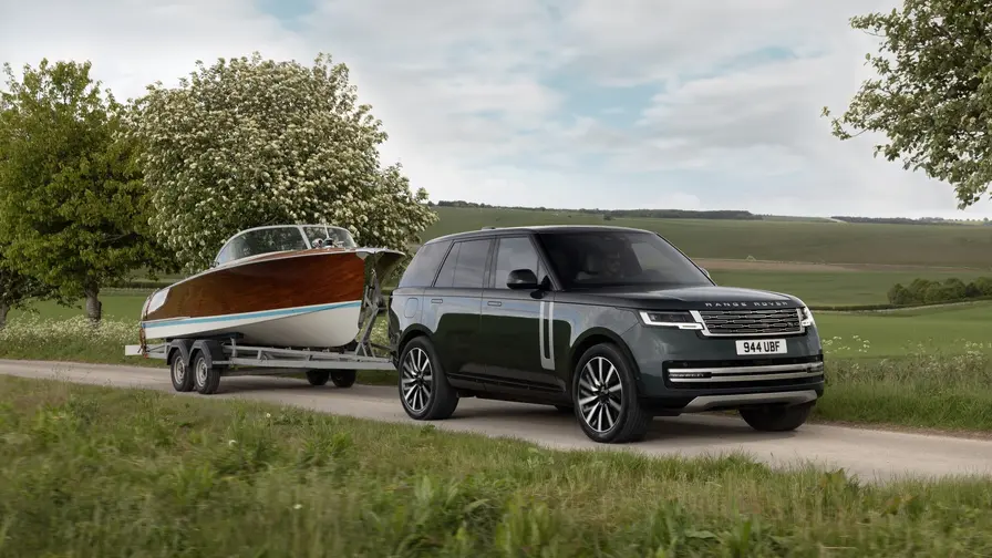 Jaguar Land Rover to Cut 4,000 Jobs, R&D at Risk through 2028