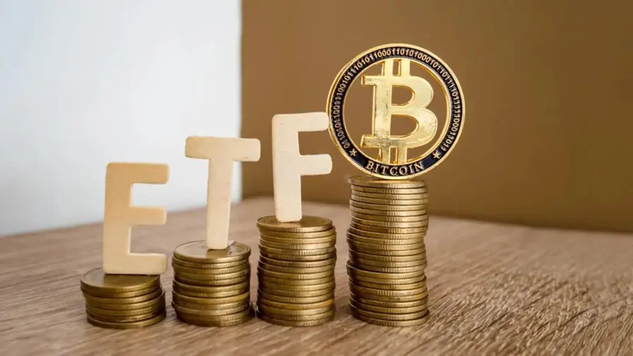 Bitcoin ETFs Add $137M, Push October Into Positive